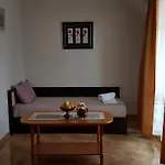 Appartamento Tashevi
